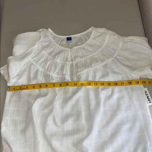 Old Navy White Ruffled Women's Top Size Small. - Picture 6 of 13
